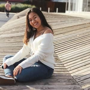 Meet your Posher, Demi